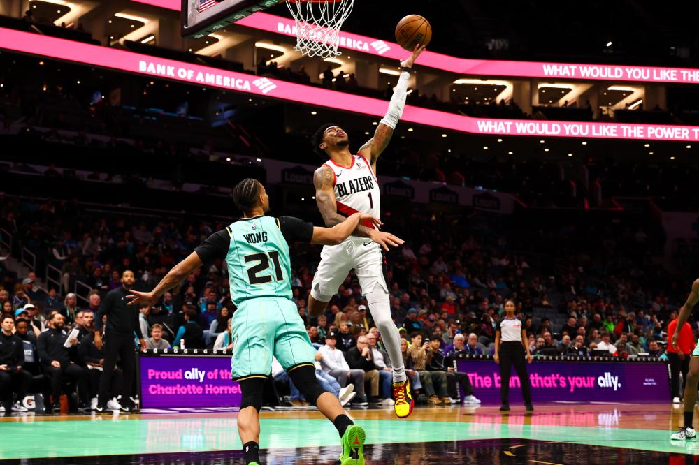 并多次凭借 并多次凭借