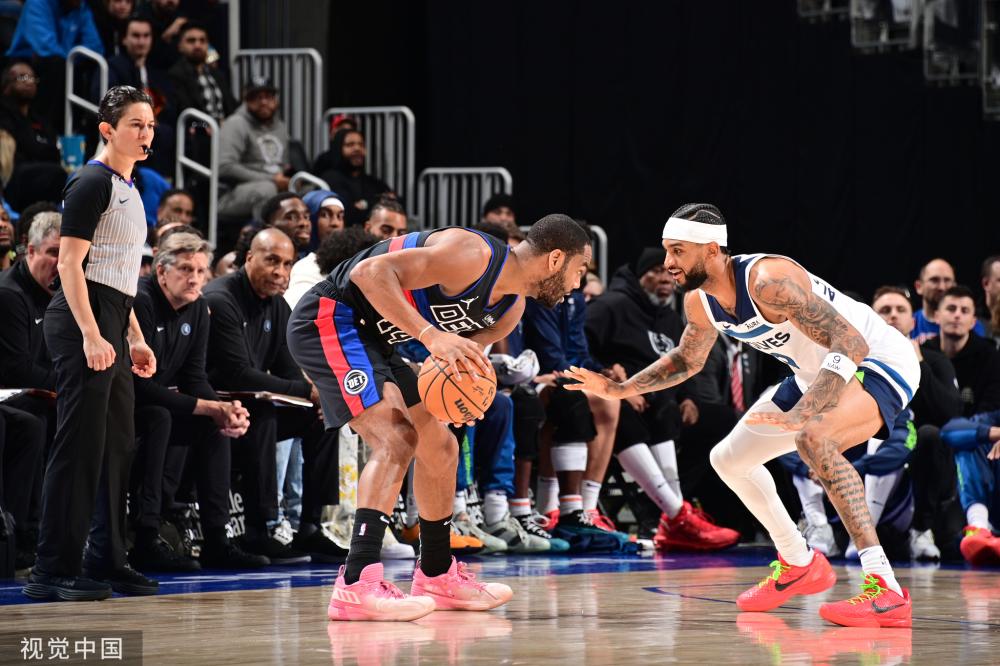 球场化学反 球场化学反